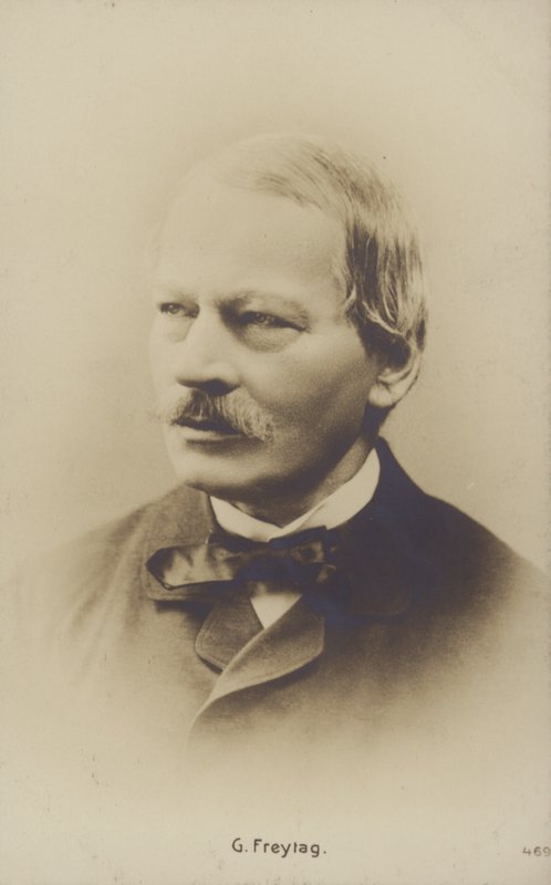 غوستاف فرايتاج (1816-1895)، روائي وكاتب مسرحي ألماني (صورة فوتوغرافية بالأبيض والأسود) بواسطة مصور ألماني