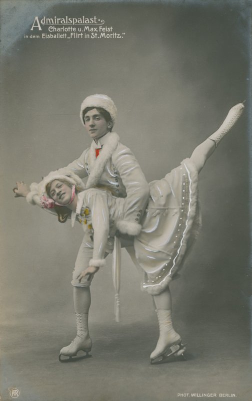 بطاقة بريدية للمتزلجين على الجليد، أُرسلت عام 1913 (صورة ملونة باليد) بواسطة مصور ألماني