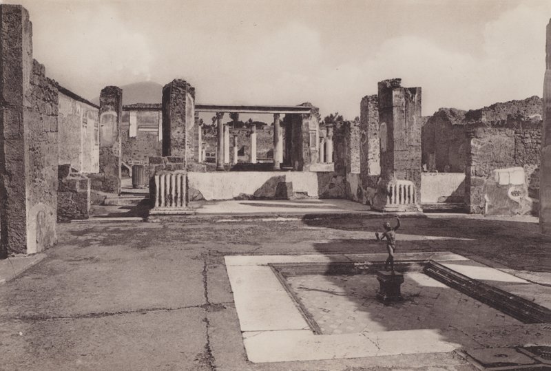 كاسا ديل فاونو دانزانتي ، House of the Dancing Faun (صورة b / w) بواسطة مصور إيطالي