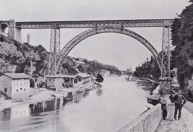 إيطاليا: Trezzo and the Adda (b / w photo) بواسطة مصور إيطالي