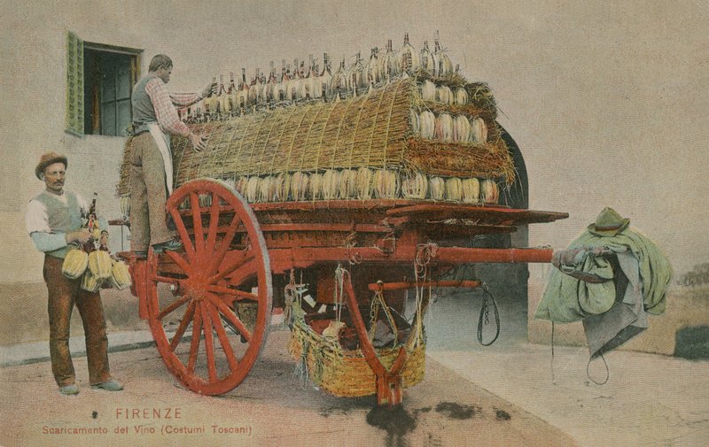 تحميل زجاجات النبيذ على عربة ، فلورنسا. أُرسلت البطاقة البريدية عام 1913. بواسطة مصور إيطالي