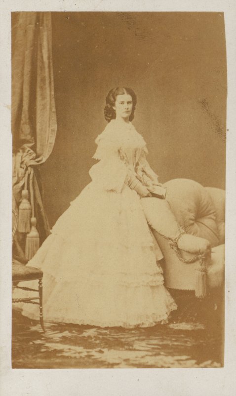 ماريا صوفي من بافاريا ، ملكة الملكة فرانسيس الثاني ، ملك الصقليتين (b / w photo) بواسطة مصور إيطالي