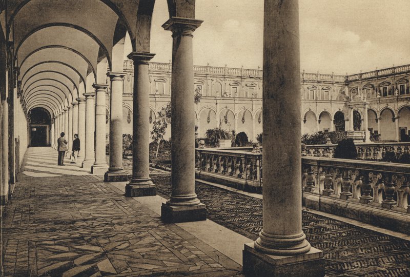 نابولي: Chiostro Di S Martino (b / w photo) بواسطة مصور إيطالي