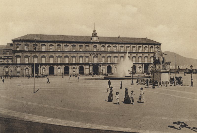 نابولي: Palazzo Reale (b / w photo) بواسطة مصور إيطالي