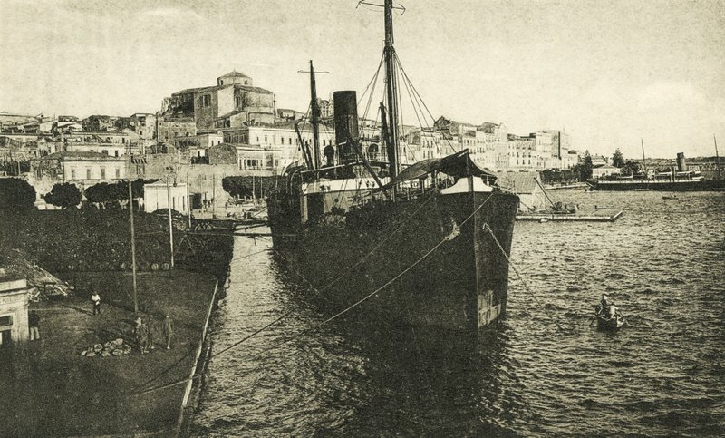  بواسطة مصور إيطالي