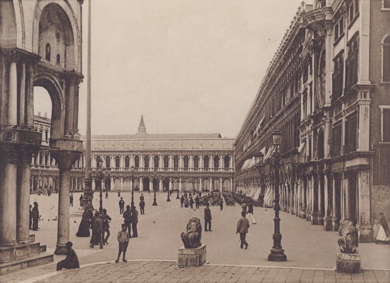 Piazza S Marco Dai Leoncini (b / w photo) بواسطة مصور إيطالي