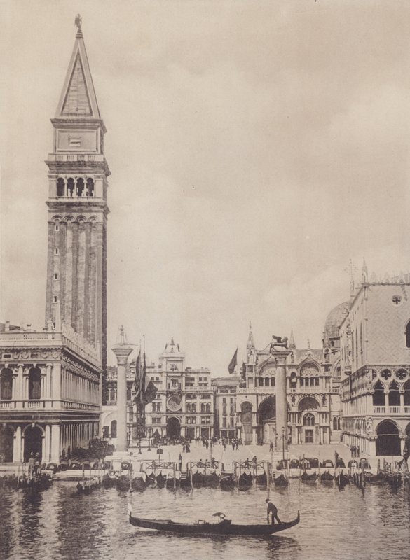 Piazzetta Dal Mare (صورة b / w) بواسطة مصور إيطالي