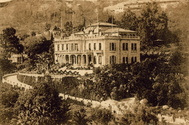 سان ريمو ، قلعة ديفاشان ، مقر مؤتمر السلام في أبريل 1920 (صورة بالأبيض والأسود) بواسطة مصور إيطالي