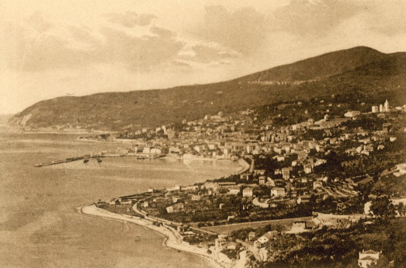 سان ريمو ، بانوراما من Poggio (b / w photo) بواسطة مصور إيطالي