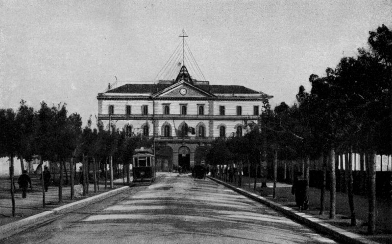 تارانتو ، Viale R Arsenale Marittimo (صورة b / w) بواسطة مصور إيطالي