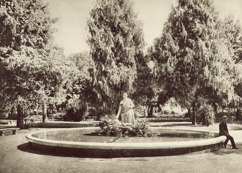 The Pincian Hill ، ينبوع موسى بواسطة مصور إيطالي