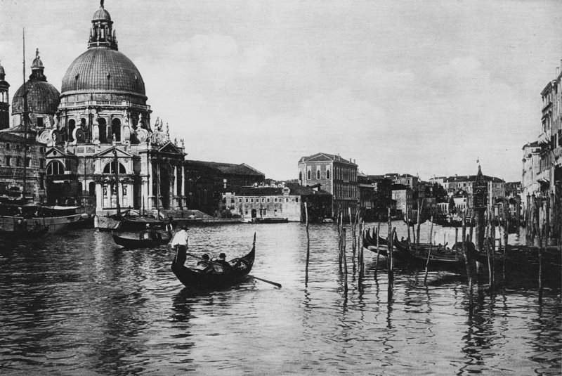 البندقية ، كنيسة التحية (b / w photo) بواسطة مصور إيطالي