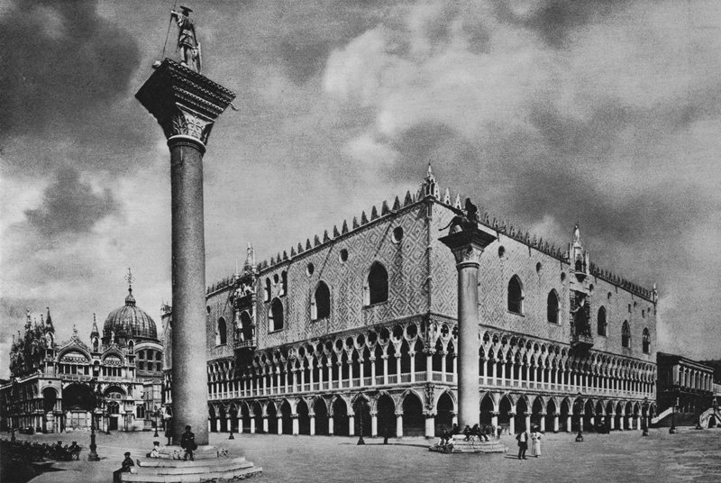 Venezia, Palazzo Ducale (b/w photo) بواسطة مصور إيطالي