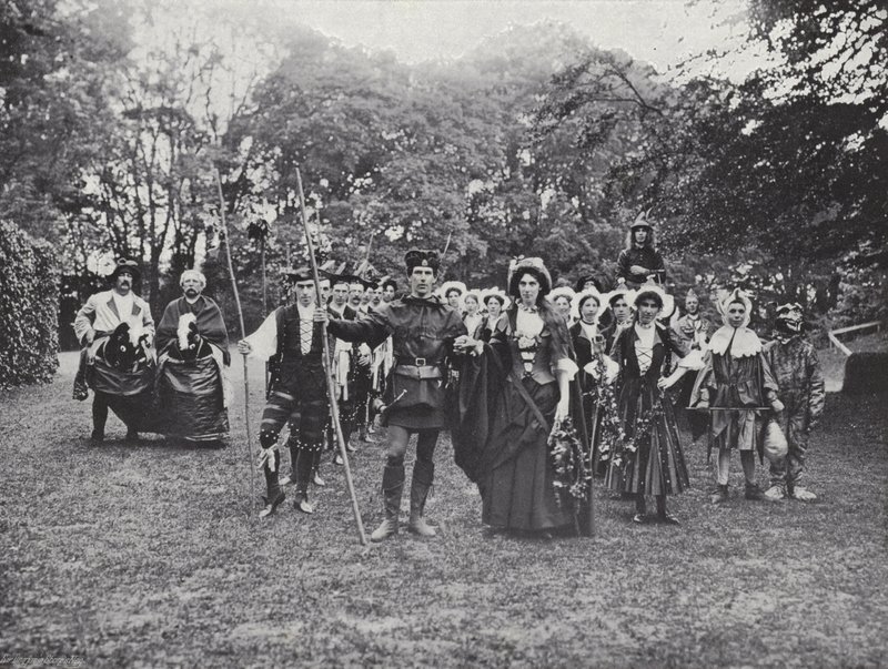 The Sherborne Pageant ، Morris Dancers in the Greenwood بواسطة ج. بنيامين ستون
