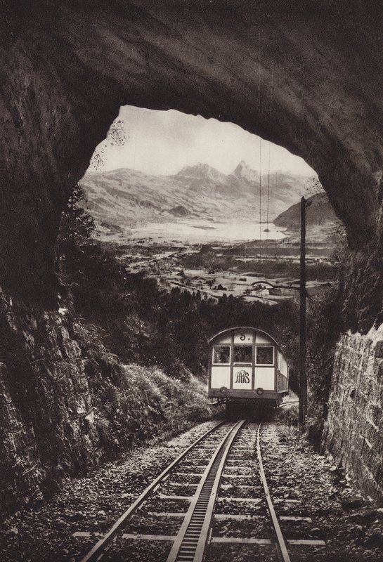 Electrische Arth Rigi Bahn (صورة b / w) بواسطة جين جابريل