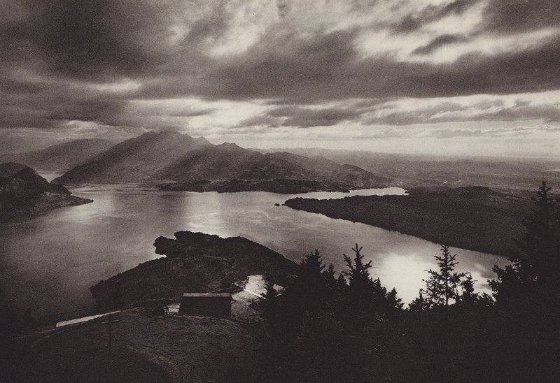 Rigi Kaltbad ، مزاج المساء مع منظر من Känzeli (b / w photo) بواسطة جين جابريل