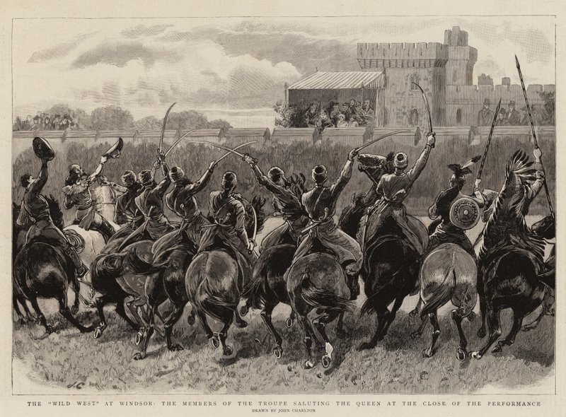 The Wild West at Windsor ، أعضاء الفرقة يحيون الملكة في ختام العرض بواسطة جون تشارلتون