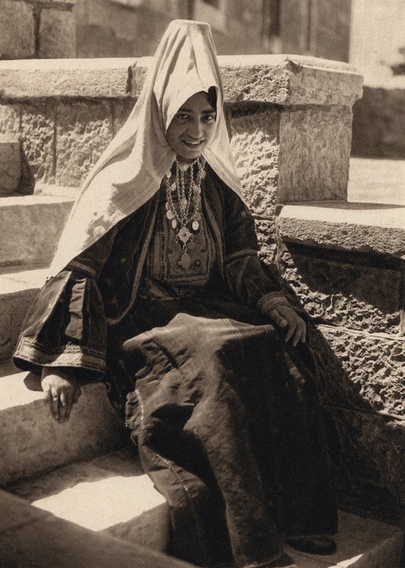 بيت لحم ، متزوجة من بيت لحم (b / w photo) بواسطة كارل جروبر
