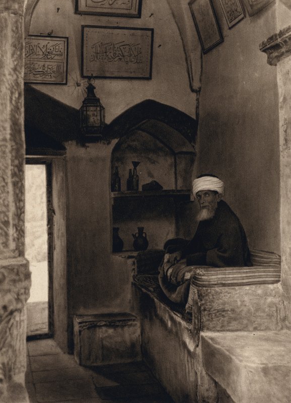 القدس ، حرس المسجد على جبل الزيتون (b / w photo) بواسطة كارل جروبر