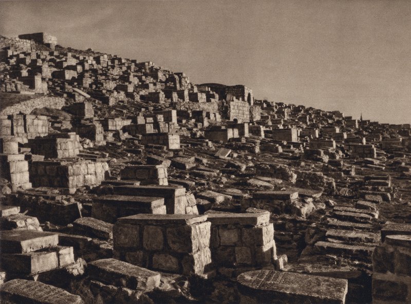 القدس ، وادي جوشافاط مع قبور يهودية (b / w photo) بواسطة كارل جروبر