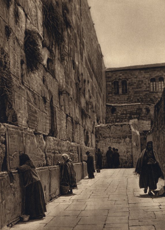 القدس ، مكان البكاء لليهود (b / w photo) بواسطة كارل جروبر