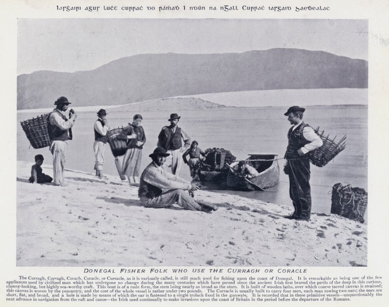 Donegal Fisher Folk who use the Curragh or Coracle (b/w photo) بواسطة كارل كارلوفيتش بيراتسكي