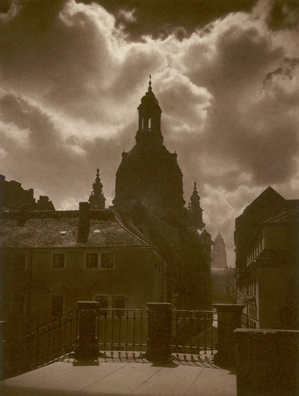 دريسدن ، Frauenkirche (b / w photo) بواسطة كيرت هيلشر