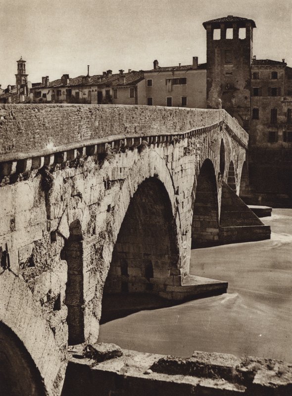 إيطاليا: فيرونا (b / w photo) بواسطة كيرت هيلشر