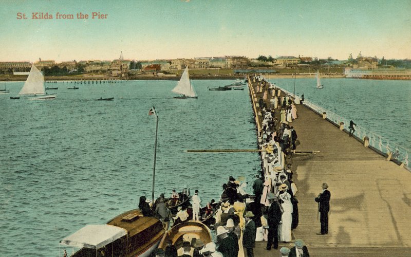 St Kilda from the pier, Melbourne, Victoria, Australia (photo) بواسطة مصور فوتوغرافي استرالي