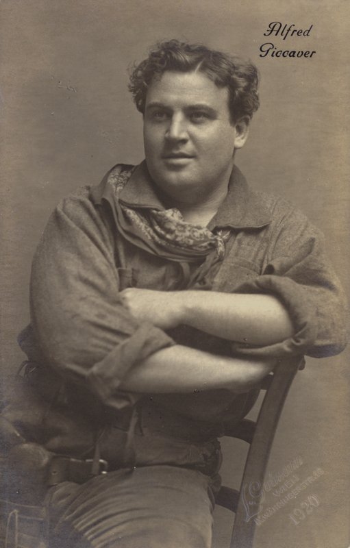 Alfred Piccaver, British-American opera singer (b/w photo) بواسطة مصور نمساوي