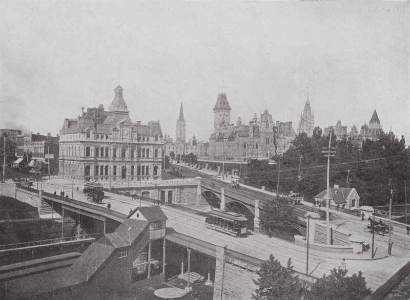 جسور Dufferin و Sappers '، مكتب البريد ومباني البرلمان ، أوتاوا (b / w photo) بواسطة المصور كندي