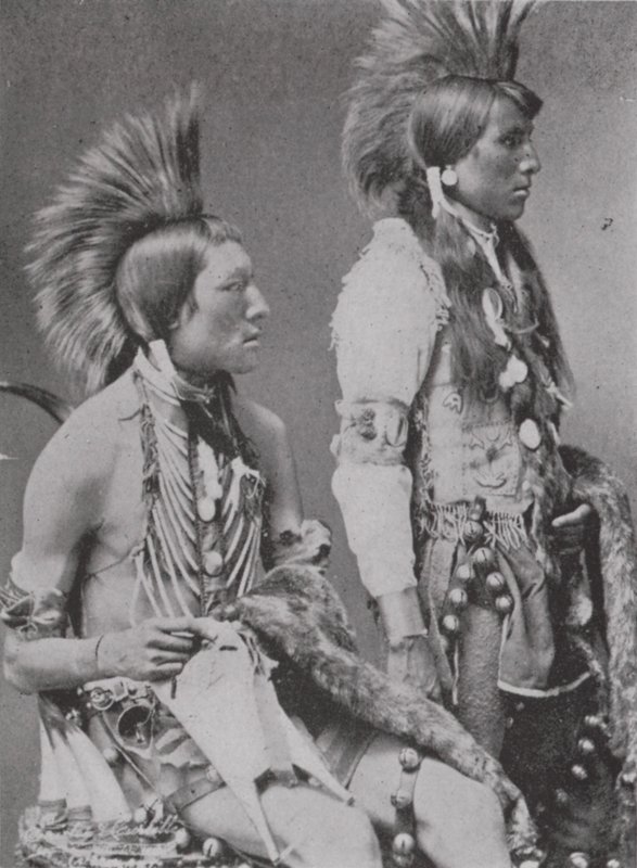 اثنان من شجعان Blackfoot (صورة b / w) بواسطة المصور كندي