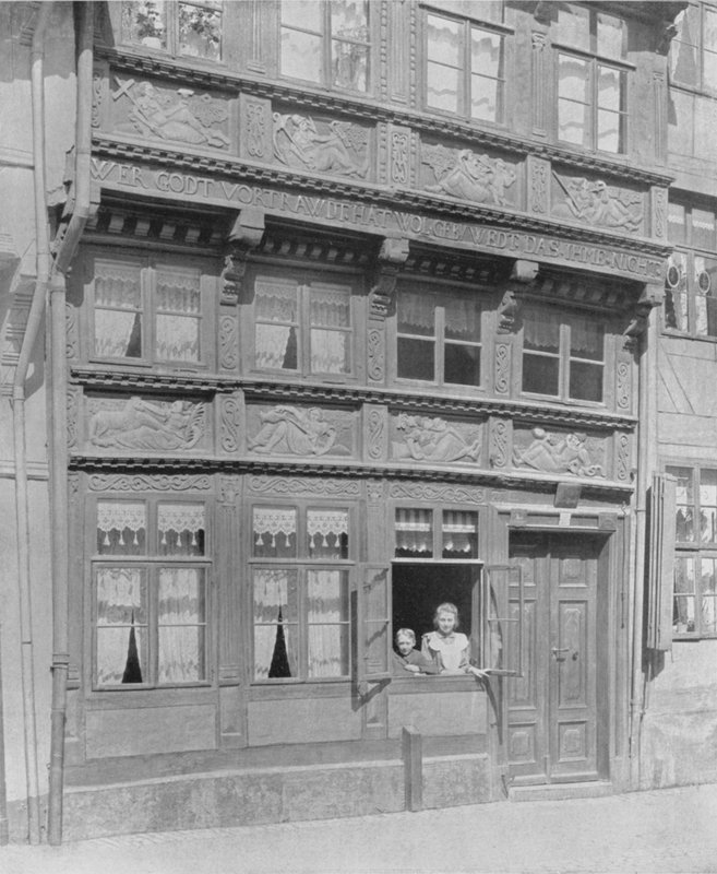 البيت القديم ، Wollenweberstrasse 61 (b / w photo) بواسطة مصور فوتوغرافي ألماني