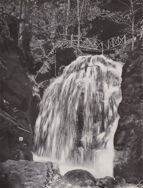 Amselfall (b/w photo) بواسطة مصور فوتوغرافي ألماني