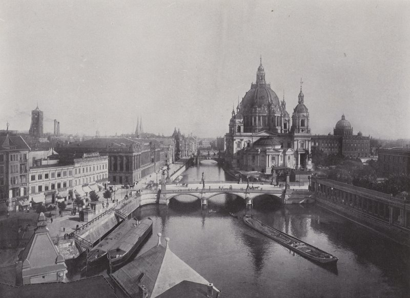 An Der Spree (b/w photo) بواسطة مصور فوتوغرافي ألماني