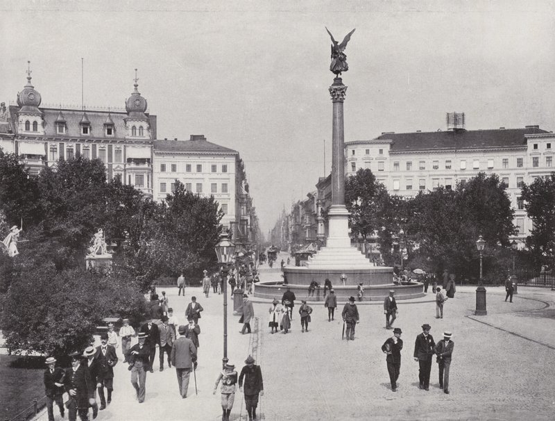 Belle-Alliance-Platz و Friedrich-Strasse (b / w photo) بواسطة مصور فوتوغرافي ألماني