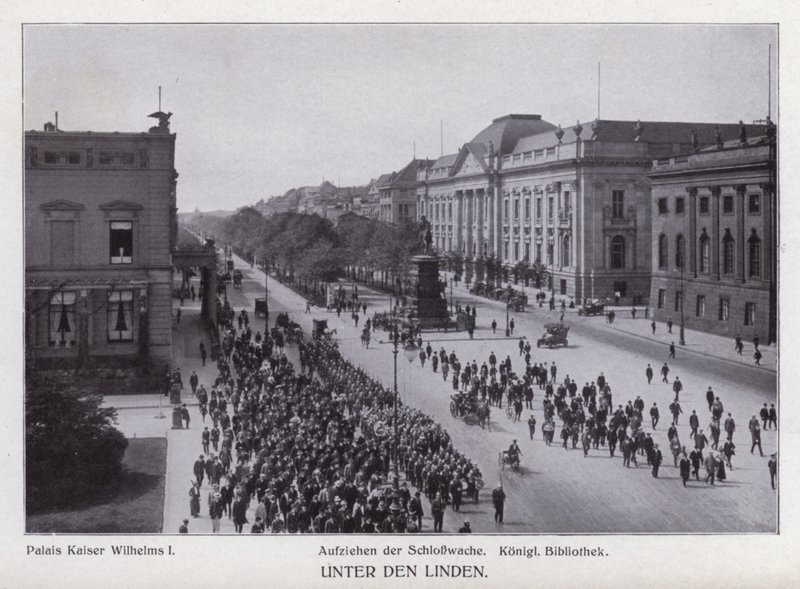 برلين: Unter den Linden (صورة b / w) بواسطة مصور فوتوغرافي ألماني