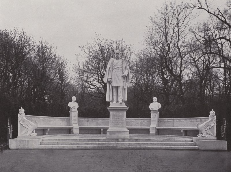 Denkmal In Der Sieges-Allee, Wilhelm Der Grosse (b/w photo) بواسطة مصور فوتوغرافي ألماني