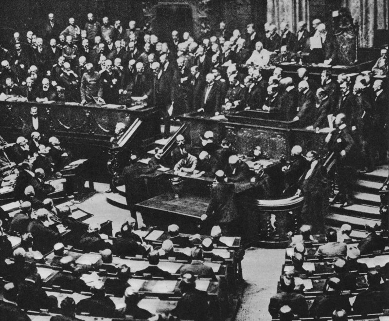 إعلان الحرب الألمانية على فرنسا ، 3 أغسطس 1914 ، في الرايخستاغ (صورة b / w) بواسطة مصور فوتوغرافي ألماني