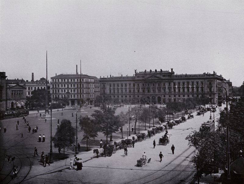 لايبزيغ: Augustusplatz (صورة b / w) بواسطة مصور فوتوغرافي ألماني