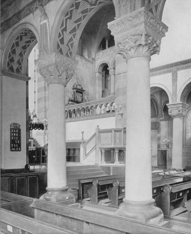Michaeliskirche ، الداخلية مع جوقة الملاك (صورة b / w) بواسطة مصور فوتوغرافي ألماني