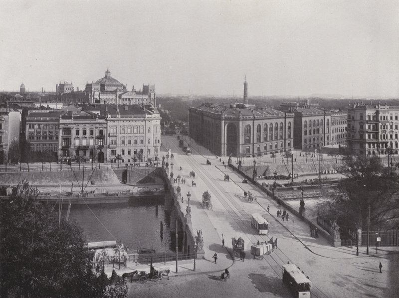 جسر مولتك ومبنى هيئة الأركان العامة (صورة b / w) بواسطة مصور فوتوغرافي ألماني