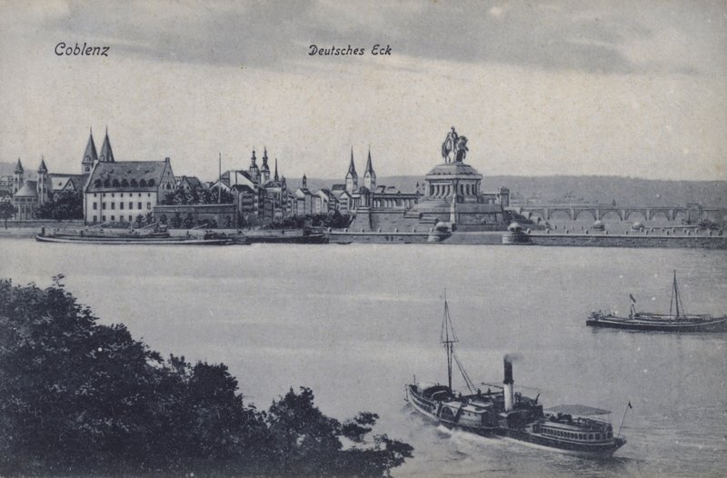 نصب تذكاري للقيصر فيلهلم الأول ، Deutsches Eck ، كوبلنز ، ألمانيا (صورة b / w) بواسطة مصور فوتوغرافي ألماني