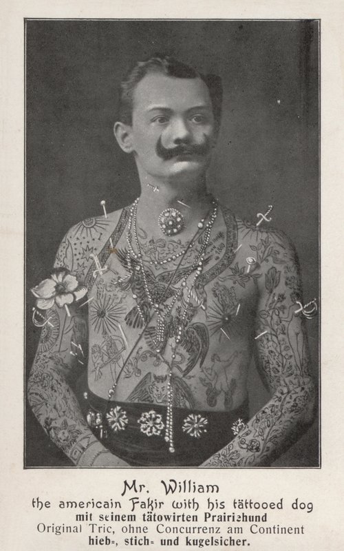 السيد ويليام ، الفقير الأمريكي مع كلبه الموشوم (صورة b / w) بواسطة مصور فوتوغرافي ألماني