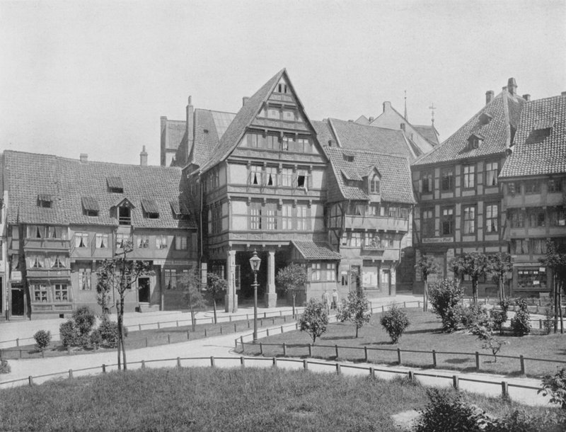 Pfeilerhaus Am Andreasplatz (صورة b / w) بواسطة مصور فوتوغرافي ألماني