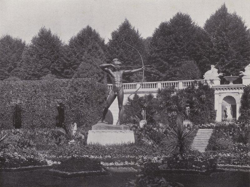 Potsdam, Sicilianischer Garten, Bogenschutze (b/w photo) بواسطة مصور فوتوغرافي ألماني