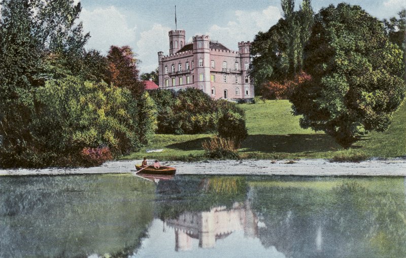 Schloss Berg Am Starnberger See (صورة) بواسطة مصور فوتوغرافي ألماني
