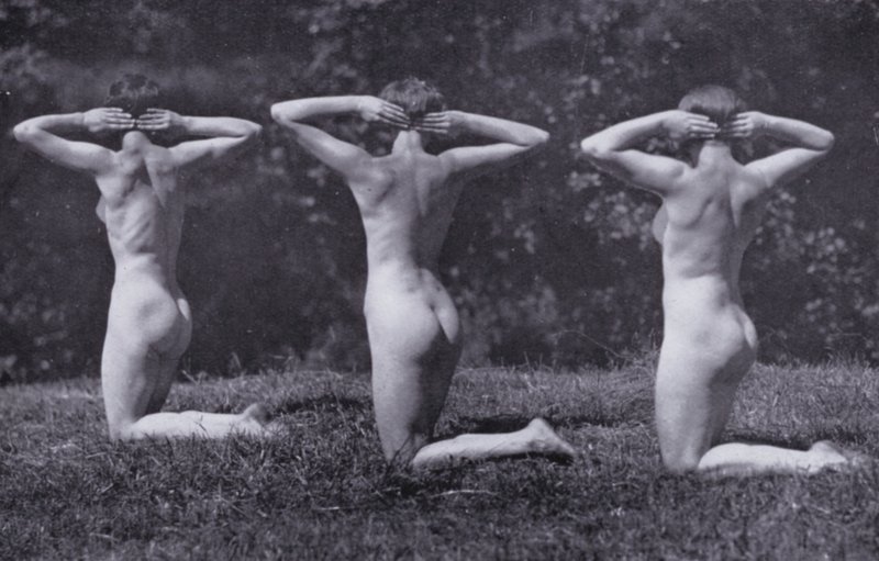 The Body Beautiful, Physical Culture for Women (b/w photo) بواسطة مصور فوتوغرافي ألماني