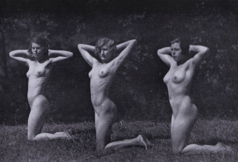 The Body Beautiful, Physical Culture for Women (b/w photo) بواسطة مصور فوتوغرافي ألماني