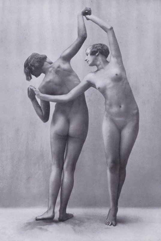 The Body Beautiful, Physical Culture for Women (b/w photo) بواسطة مصور فوتوغرافي ألماني
